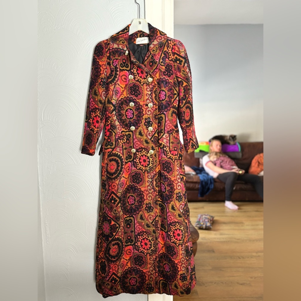 Rare Late 1960s Vintage Saks Fifth Avenue Luxury Brocade Tapestry Coat